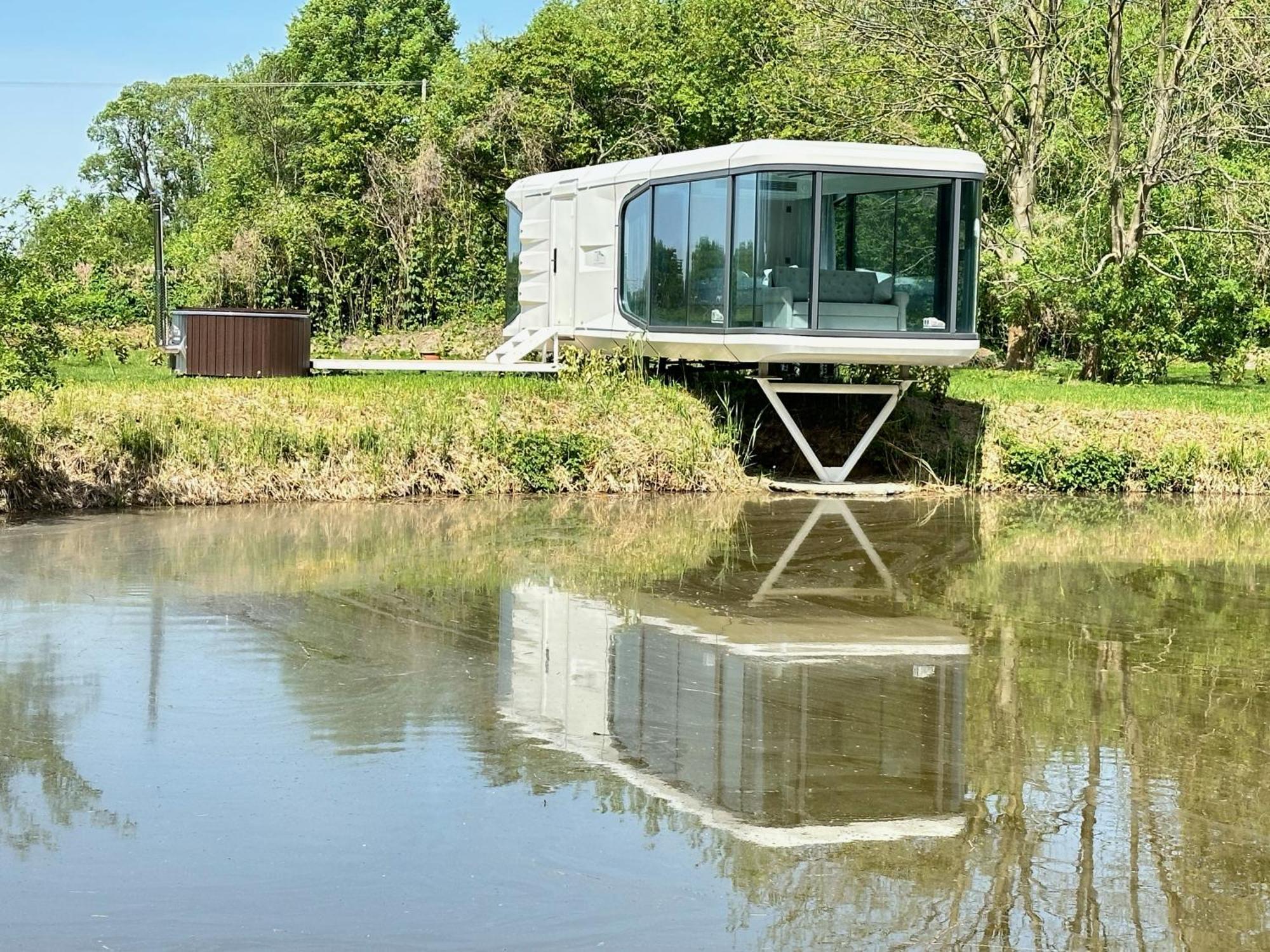 Palac Wieniawskich - Luksusowe, Caloroczne Glampingowe, Prywatna Balia, Park 10ha Lodge *
