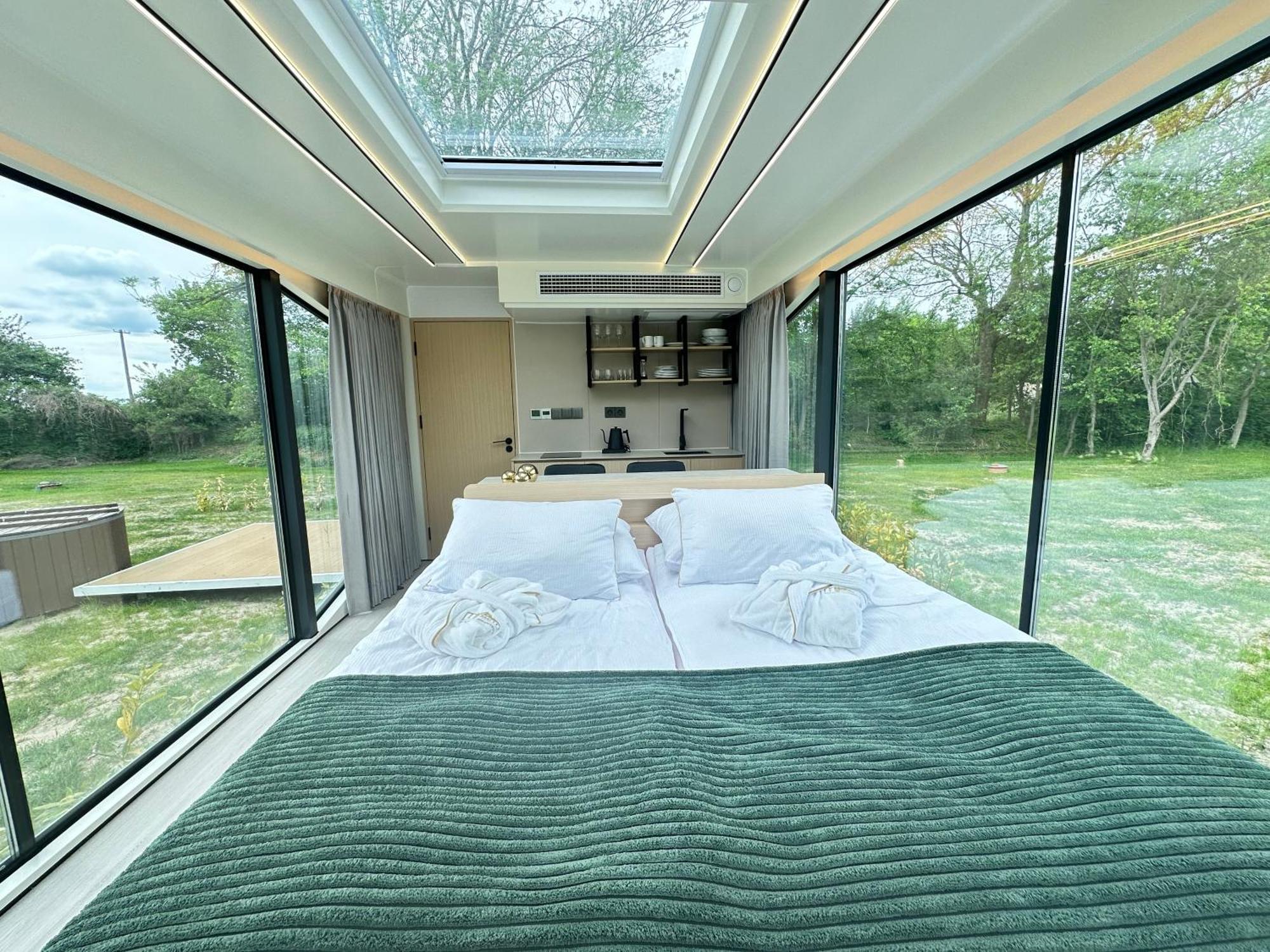 Lodge Palac Wieniawskich - Luksusowe, Caloroczne Glampingowe, Prywatna Balia, Park 10ha *