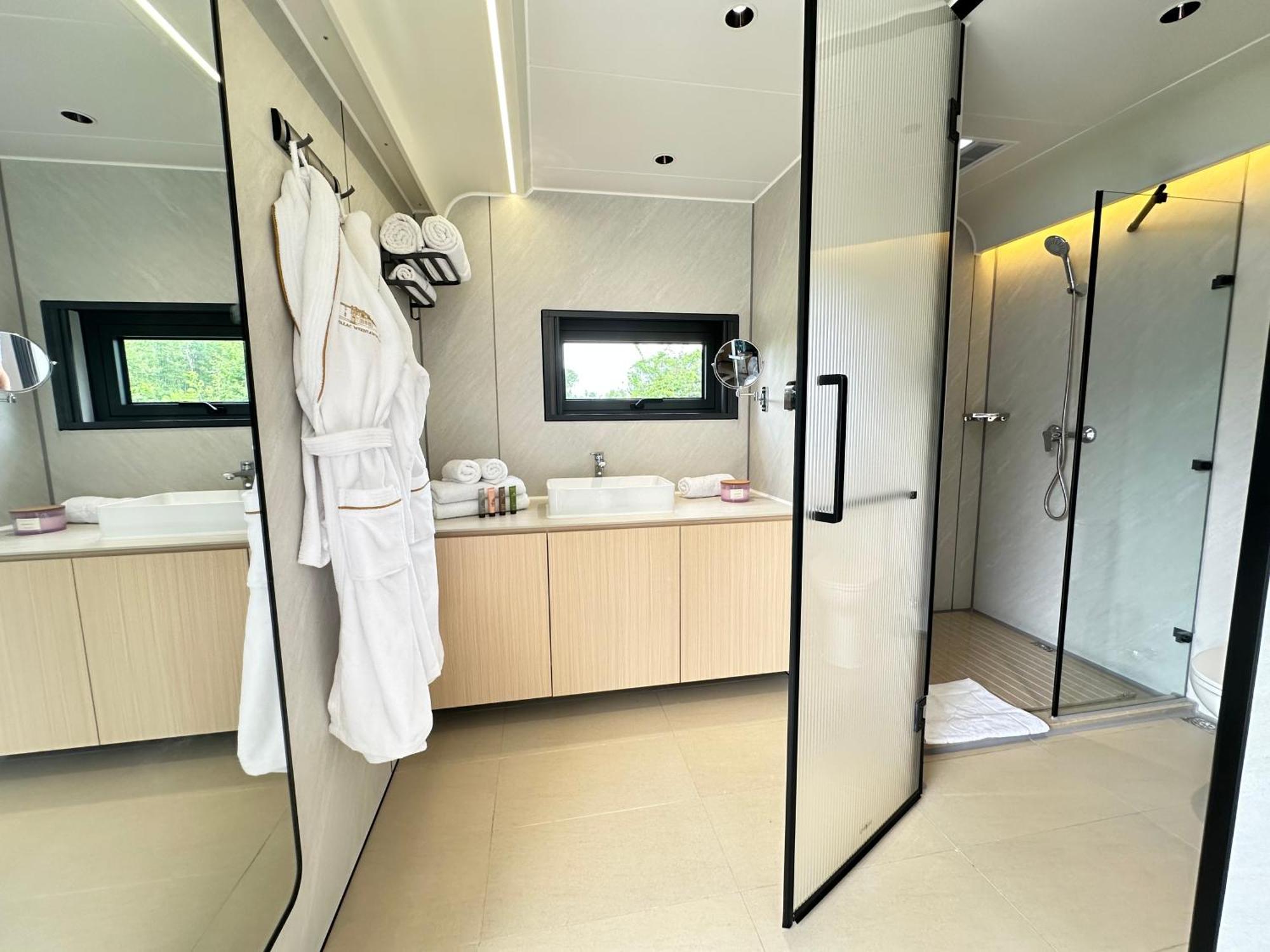 Lodge Palac Wieniawskich - Luksusowe, Caloroczne Glampingowe, Prywatna Balia, Park 10ha Grodzisk Mazowiecki